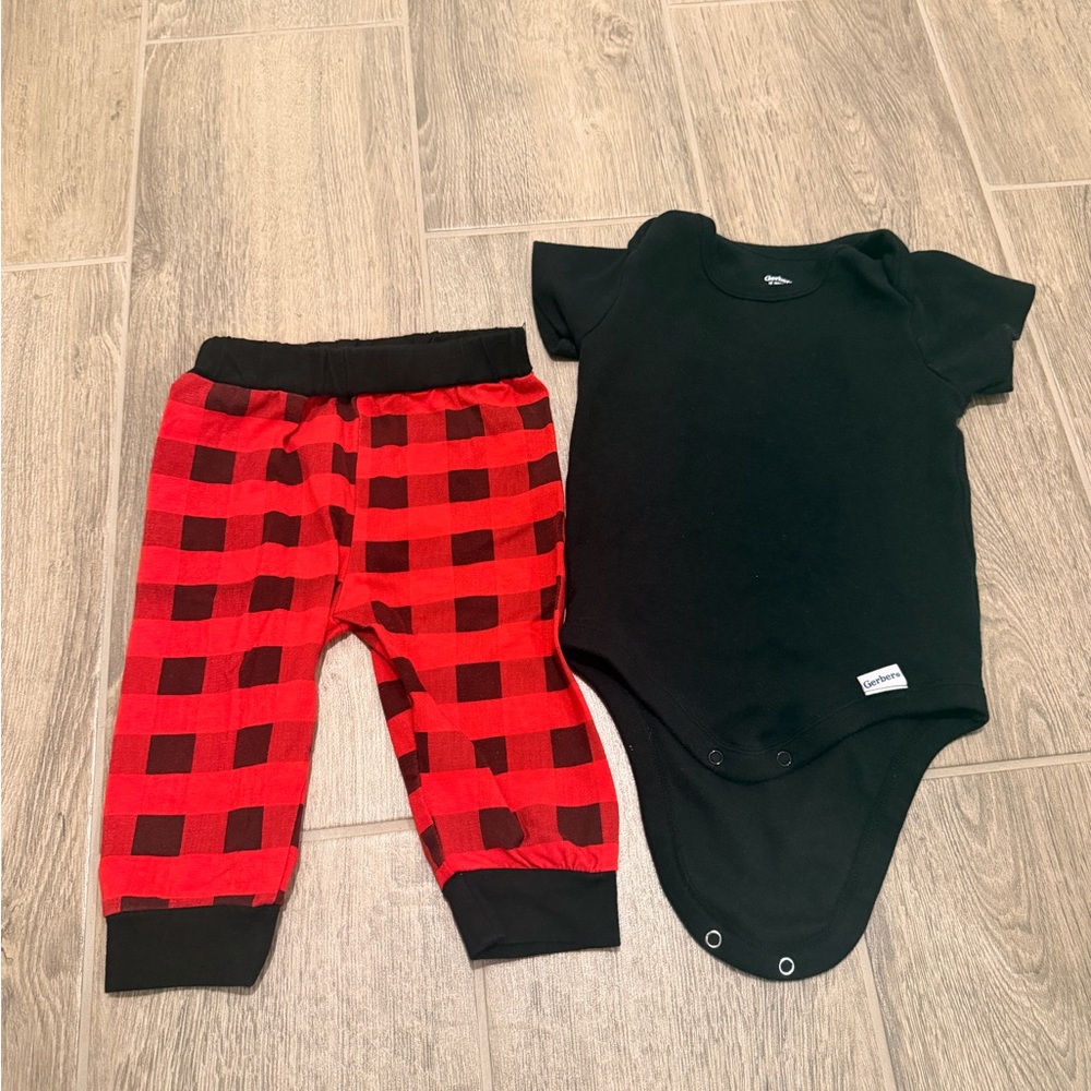 Black Short-Sleeve Baby Bodysuit with Red Buffalo Plaid Pants